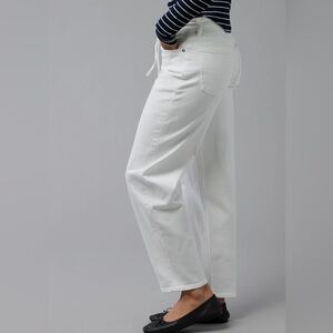 American Eagle Stretch Barrel Jean Size 10